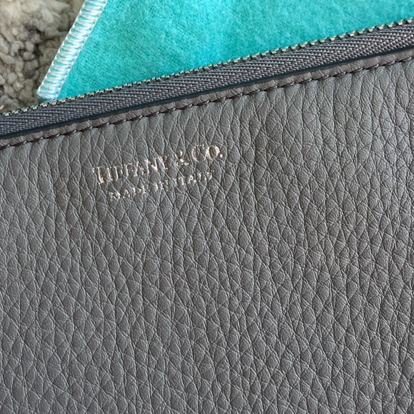 Tiffany & Co leather zip clutch - Picture 5 of 9